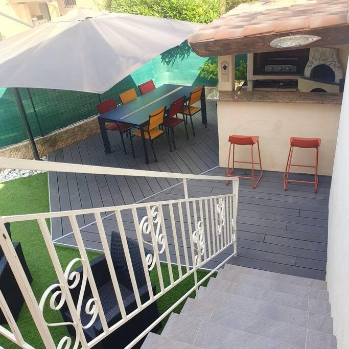 Joli Haut De Villa 3 Chambres Climatise Avec Jacuzzi Marignane Exteriér fotografie