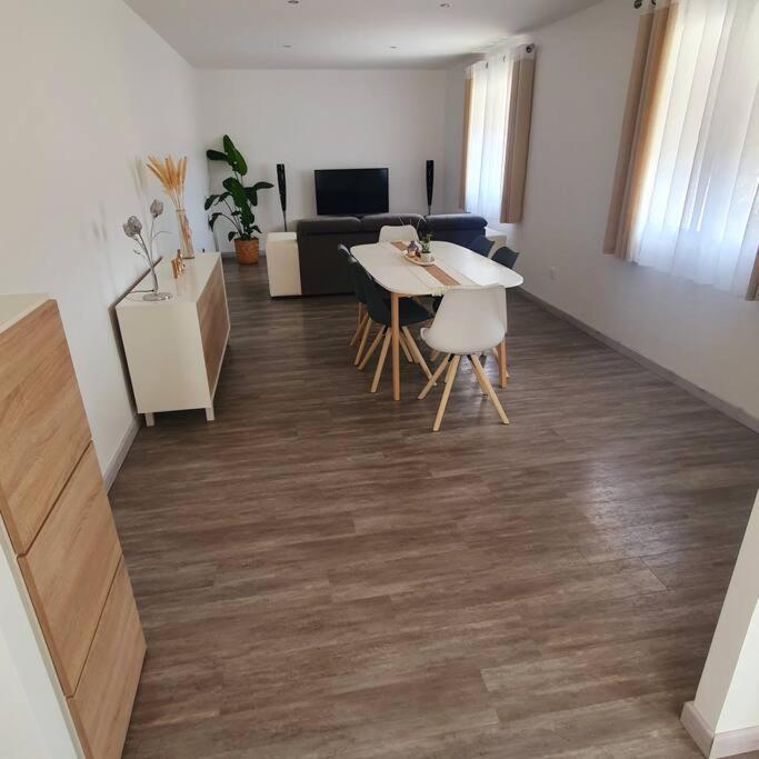 Joli Haut De Villa 3 Chambres Climatise Avec Jacuzzi Marignane Exteriér fotografie