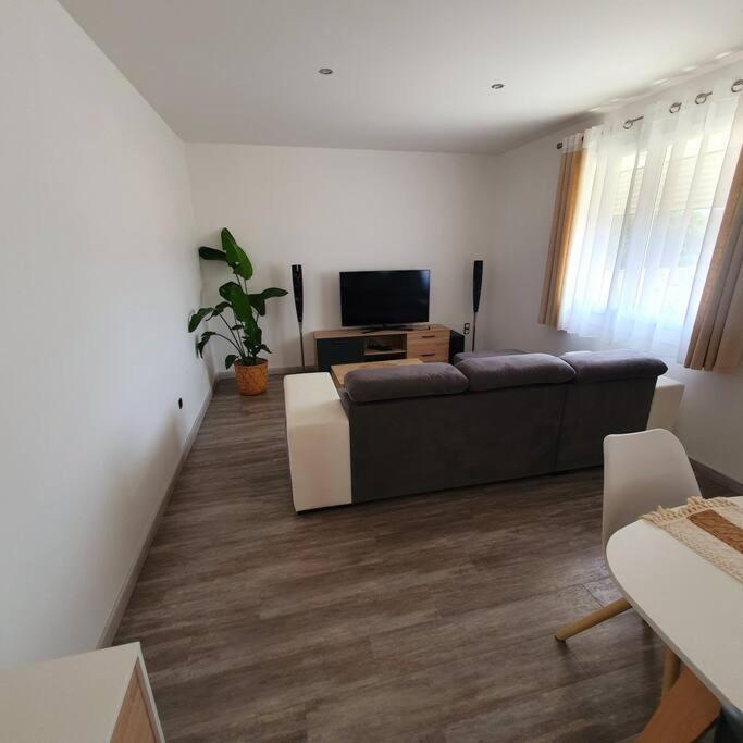 Joli Haut De Villa 3 Chambres Climatise Avec Jacuzzi Marignane Exteriér fotografie