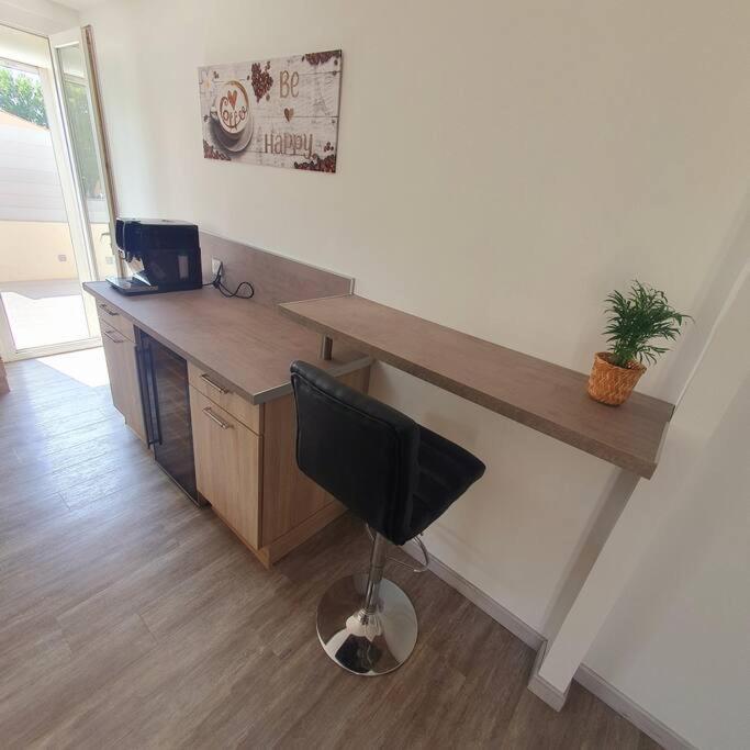 Joli Haut De Villa 3 Chambres Climatise Avec Jacuzzi Marignane Exteriér fotografie